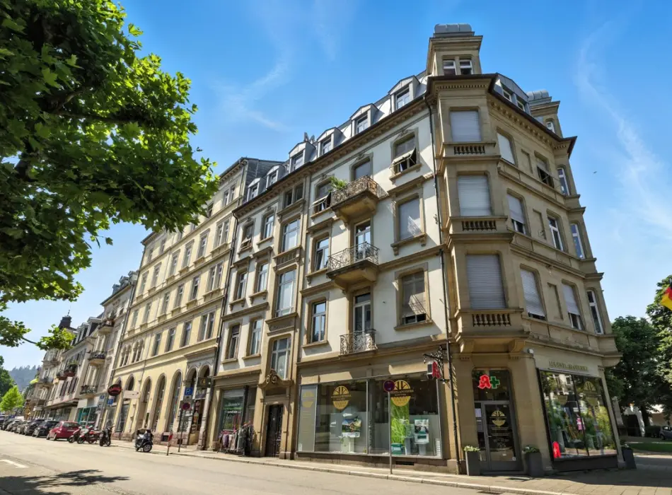 Aussenansichtder Immobilien: Charmante Altbauwohnung zum Träumen in bester Lage! (Titelbild)