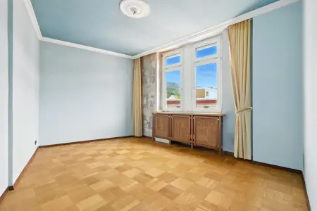 Zimmer 1der Immobilien: Charmante Altbauwohnung zum Träumen in bester Lage! (Foto)