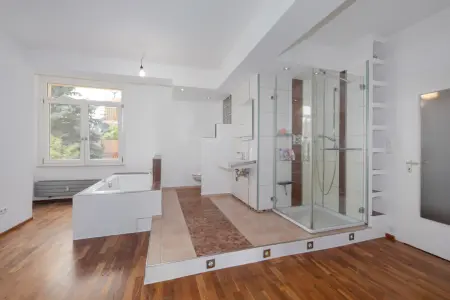Badezimmerder Immobilien: Charmanter Altbau trifft smartes Investment – Beiertheim wartet auf Sie! (Foto)
