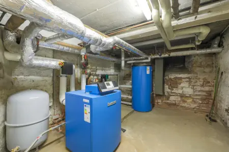 Neue Heizungsanlageder Immobilien: Charmanter Altbau trifft smartes Investment – Beiertheim wartet auf Sie! (Foto)