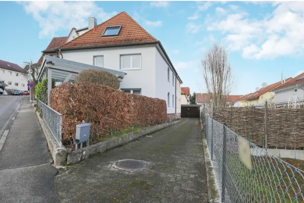 der Immobilie: Doppelhaushälfte im Ortskern (Foto)