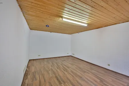 Zimmer OGder Immobilien: Sanierungsbedürftiges Einfamilienhaus mit Potenzial und Charme! (Foto)