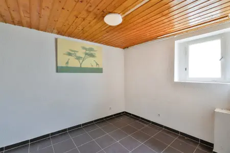 Zimmer EGder Immobilien: Sanierungsbedürftiges Einfamilienhaus mit Potenzial und Charme! (Foto)