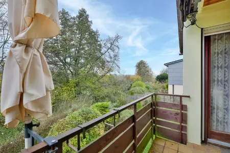 Balkon EGder Immobilien: Traumhafte Ortsrandlage in Lienzingen (Foto)