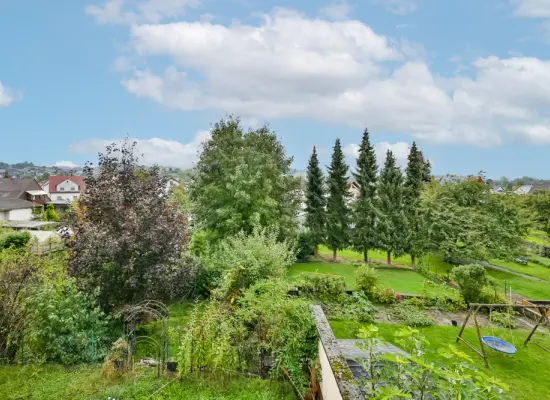Aussicht Dachgeschoss der Immobilien: Wohnen mit Weitblick – Galerie-Wohnung mit Neubauflair (Foto)