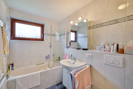Badezimmer OGder Immobilien: Der wichtigste Ort der Welt - Ihr neues Zuhause (Foto)