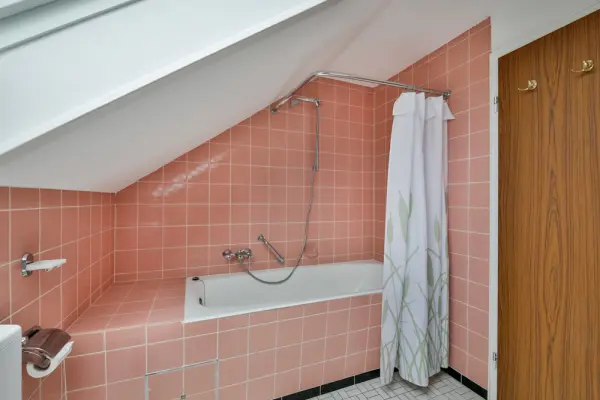 Badder Immobilien: Dachgeschoss-Wohnung in ruhiger Lage (Foto)