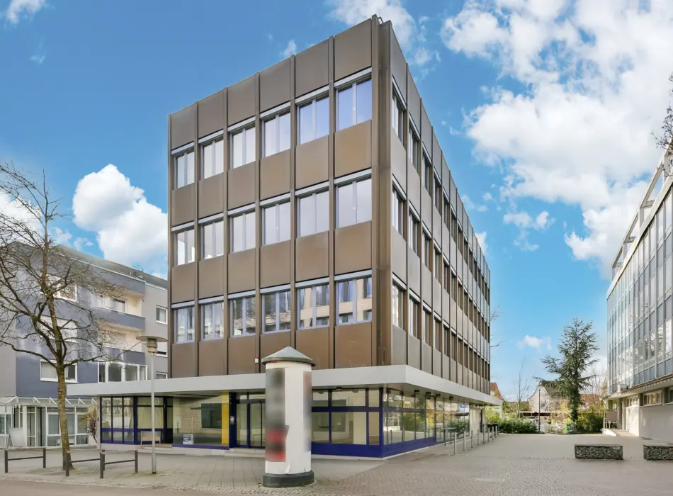 Straßenansichtder Immobilien: Büro- oder Praxisflächen in Top-Geschäftslage! (Titelbild)