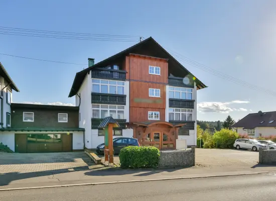 Straßenansicht Gasthausder Immobilien: Nicht verpassen: Gebäudekomplex - Wohnen/Gewerbe (Foto)