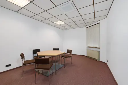 Meetingraum EG Vorderhausder Immobilien: Eine gute Adresse für Ihr Geld!
Wohn- und Geschäftshaus in Karlsruhe-Mühlburg zu verkaufen (Foto)