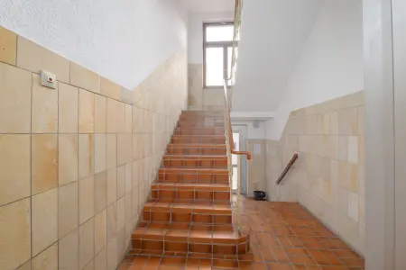 Treppenhaus EG Vorderhausder Immobilien: Eine gute Adresse für Ihr Geld!
Wohn- und Geschäftshaus in Karlsruhe-Mühlburg zu verkaufen (Foto)