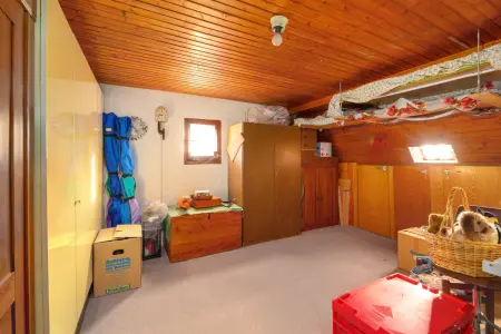 zusätzlicher Raum DGder Immobilien: Handwerker und Bastler aufgepasst! Großes Wohnhaus mit viel Potential und verschiedenen Nutzungsmöglichkeiten (Foto)