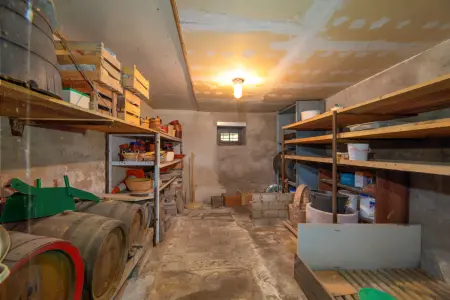 Keller EGder Immobilien: Handwerker und Bastler aufgepasst! Großes Wohnhaus mit viel Potential und verschiedenen Nutzungsmöglichkeiten (Foto)