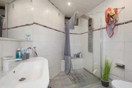 Badezimmer EG