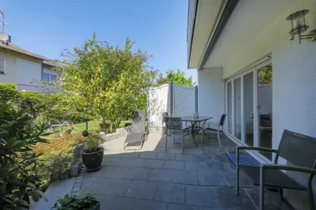 Terrasse der Immobilie: Familienfreundliches Reihenmittelhaus mit Einliegerbereich und Garage (Foto)