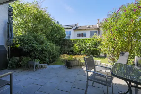 Terrasse der Immobilie: Familienfreundliches Reihenmittelhaus mit Einliegerbereich und Garage (Foto)