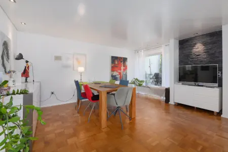 Essbereich EG der Immobilie: Familienfreundliches Reihenmittelhaus mit Einliegerbereich und Garage (Foto)