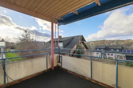 Balkon EG der Immobilie: Familienfreundliches Reihenendhaus mit ELW und schönem Ausblick über Nöttingen (Foto)
