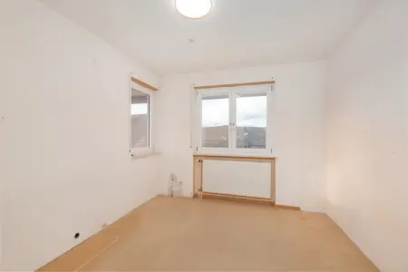 Schlafen EG der Immobilie: Familienfreundliches Reihenendhaus mit ELW und schönem Ausblick über Nöttingen (Foto)