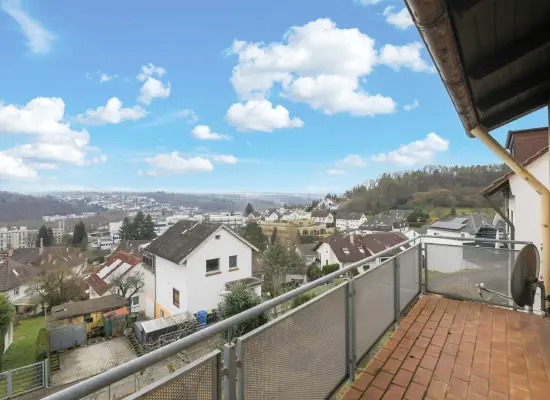 Balkon OGder Immobilien: Charmantes Einfamilienhaus in TOP-Aussichtslage mit barrierefreiem Zugang - ELW möglich! (Foto)