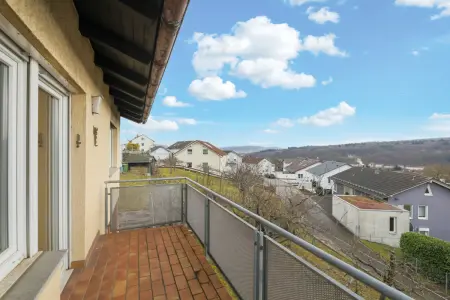 Balkon OG der Immobilie: Charmantes Einfamilienhaus in TOP-Aussichtslage mit barrierefreiem Zugang - ELW möglich! (Foto)