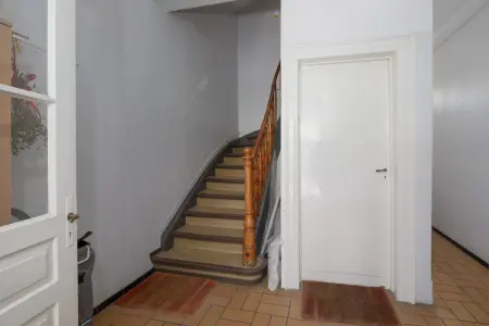 Treppenhaus EG der Immobilie: Modernisiertes und solide vermietetes 4-Familienhaus in zentrumsnaher Lage in Vaihingen/Enz! (Foto)