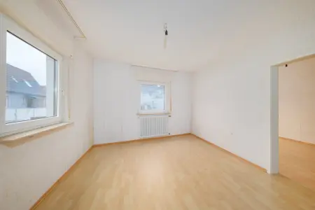 Zimmer EGder Immobilien: Genug Platz für die ganze Familie - Einfamilienhaus in Eggenstein mit tollem Grundstück (Foto)