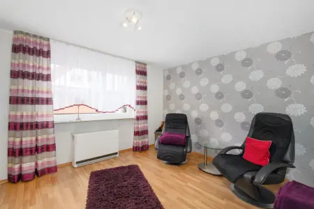 Zimmer Erdgeschossder Immobilien: Gepflegtes Einfamilienhaus im Ortskern (Foto)