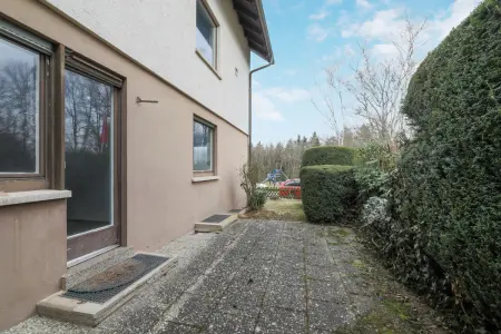Terrasse UGder Immobilien: Sanierungsbedürftiges Platzwunder für mehrere Generationen oder Großfamilie! (Foto)