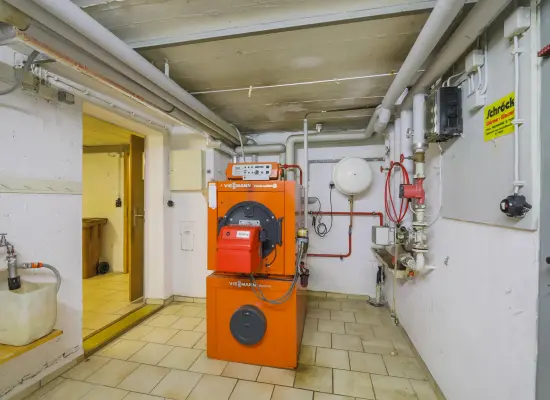 Heizungsraumder Immobilien: Sanierungsbedürftiges Platzwunder für mehrere Generationen oder Großfamilie! (Foto)