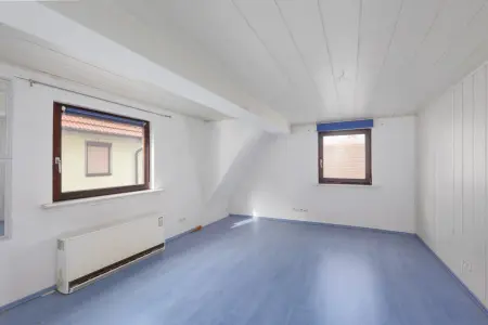 Zimmer DGder Immobilien: Platz für Natur, Ruhe und Gestaltung - Historisches Haus mit viel Potenzial! (Foto)