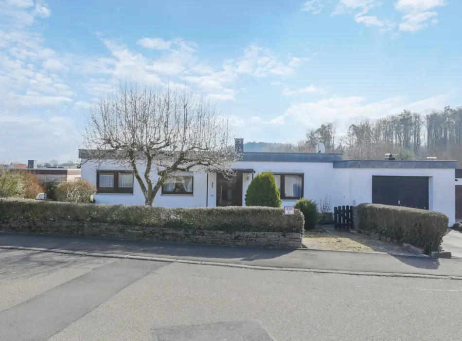 Eine gute Wohnlage!der Immobilien: Flachdachbungalow in bester Lage! (Titelbild)