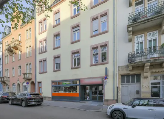 Straßenansichtder Immobilien: Vielseitige Gewerbeeinheit in Toplage der Karlsruher Weststadt (Foto)