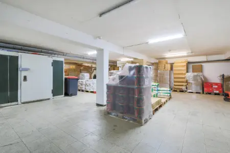 Lagerraum UGder Immobilien: Vielseitige Gewerbeeinheit in Toplage der Karlsruher Weststadt (Foto)