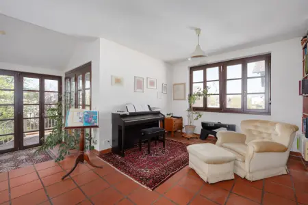Wohnbereich OG der Immobilie: Wohnen wie im eigenen Haus – Ihre Maisonette mit großem Garten (Foto)