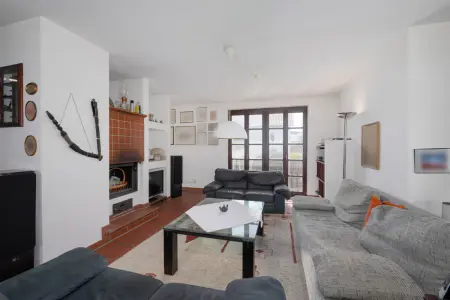 Wohnbereich OG der Immobilie: Wohnen wie im eigenen Haus – Ihre Maisonette mit großem Garten (Foto)