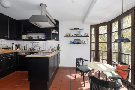 Küche OG der Immobilie: Wohnen wie im eigenen Haus – Ihre Maisonette mit großem Garten (Foto)