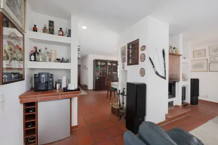 Wohnbereich OG der Immobilie: Wohnen wie im eigenen Haus – Ihre Maisonette mit großem Garten (Foto)