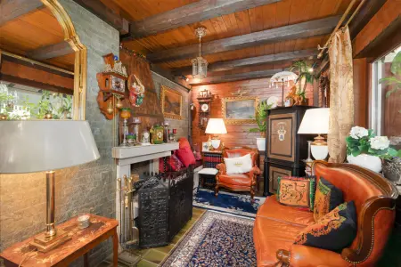 Kaminzimmer EGder Immobilien: Familienschatz Hideaway + ca. 55 m² Einliegerwohnung! (Foto)
