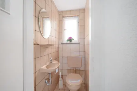 Separates WC EGder Immobilien: Ein Zuhause für Herz und Familie – mit Garten, Charme und viel Platz zum Leben! (Foto)