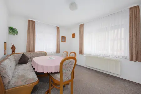 Esszimmer EGder Immobilien: Ein Zuhause für Herz und Familie – mit Garten, Charme und viel Platz zum Leben! (Foto)