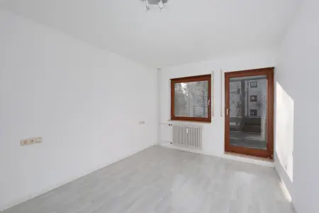 Schlafzimmerder Immobilien: Freundliche 2-Zi-Whg. mit Balkon u. Garage in Neuenbürg zu verkaufen! (Foto)