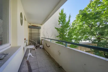Balkon der Immobilie: Ihre Kapitalanlage in gefragter Lage!
4-Zimmerwohnung mit Tiefgaragenstellplatz-Ideal für Studenten! (Foto)