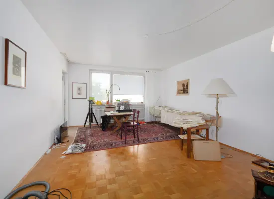 Wohnzimmer der Immobilie: Ihre Kapitalanlage in gefragter Lage!
4-Zimmerwohnung mit Tiefgaragenstellplatz-Ideal für Studenten! (Foto)