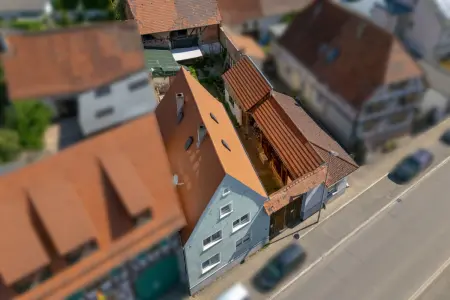 Luftbild 1der Immobilien: Wo der Hahn kräht und das Herz lacht: Familienhaus mit Hof und Charme! (Foto)
