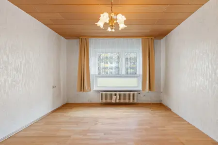 Schlafzimmerder Immobilien: Seniorengerechte und sehr gepflegte 3-Zimmerwohnung mit Balkon und Stellplatz! (Foto)