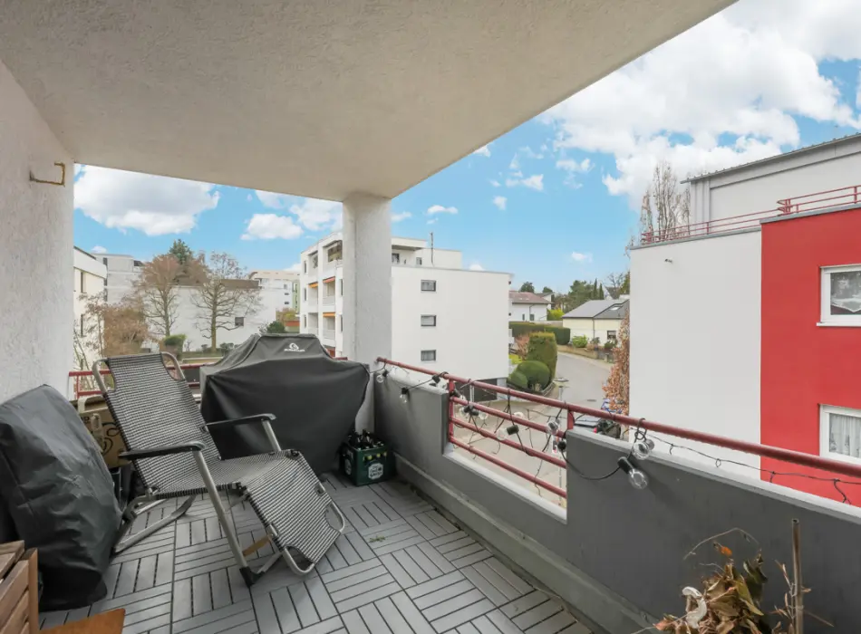Balkonder Immobilien: Top-Lage! Sonnige 3-Zimmer-ETW mit tollem Balkon und Garage auf Erbbaugrundstück! (Titelbild)