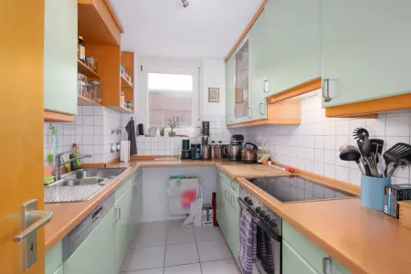 Kücheder Immobilien: Top-Lage! Sonnige 3-Zimmer-ETW mit tollem Balkon und Garage auf Erbbaugrundstück! (Foto)