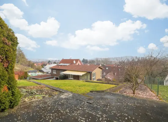 Rückansicht, Freisitz und Garten der Immobilie: Charmantes 2-Familienhaus in Remchingen-Wilferdingen (Foto)