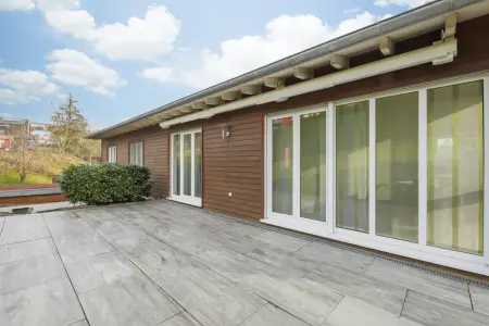 Terrasse OG der Immobilie: Charmantes 2-Familienhaus in Remchingen-Wilferdingen (Titelbild)